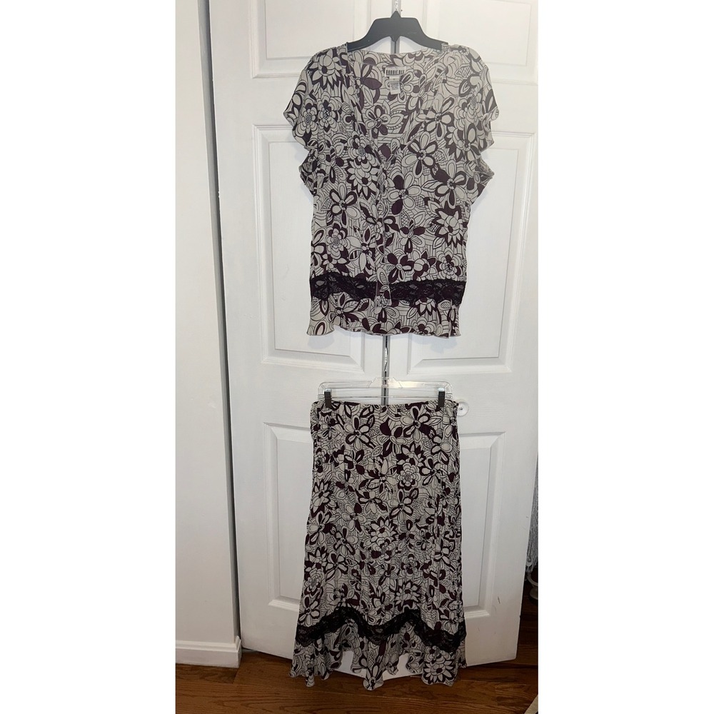 Robbie Bee Womens 2 Piece Skirt Set Size 12 Floral Lace Trim Ruffle Hem Burgundy